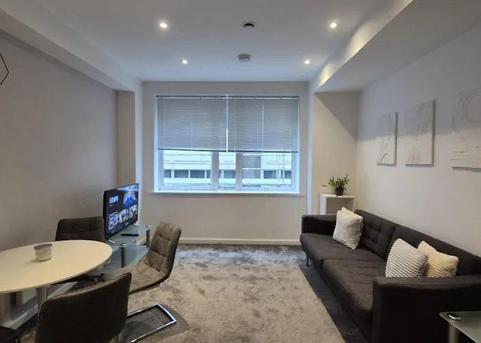 Modern 1- Bed In City Centre