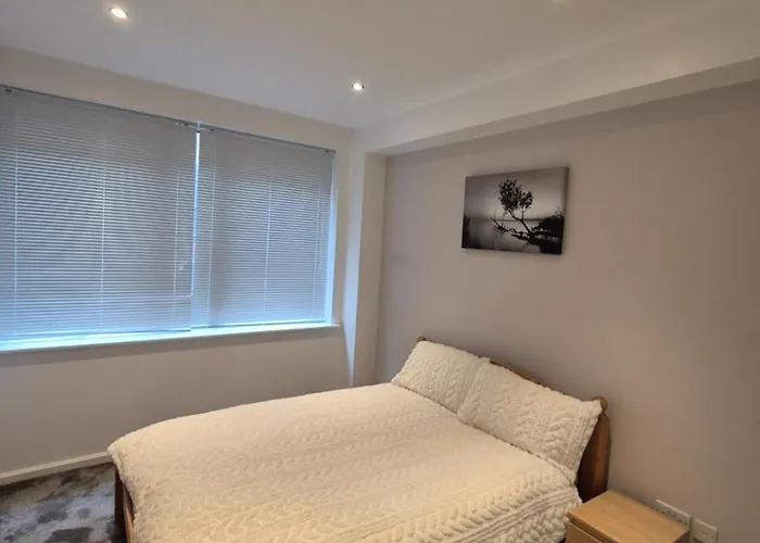 Modern 1- Bed In City Centre